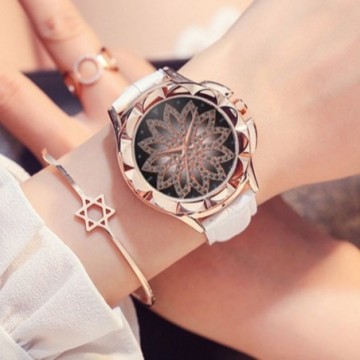 Relógios Simples Estrelado de Couro Elegante Básico Romântico Bevelie