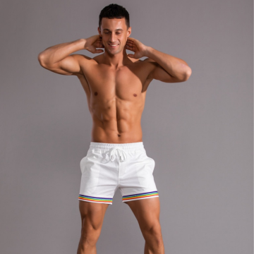 Short Masculino Branco Estampa Listras Arco-Íris Confortável para o Verão Bevelie