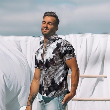 Camisa Masculina Casual Manga Curta Com Estampa de flores e Designer Bevelie